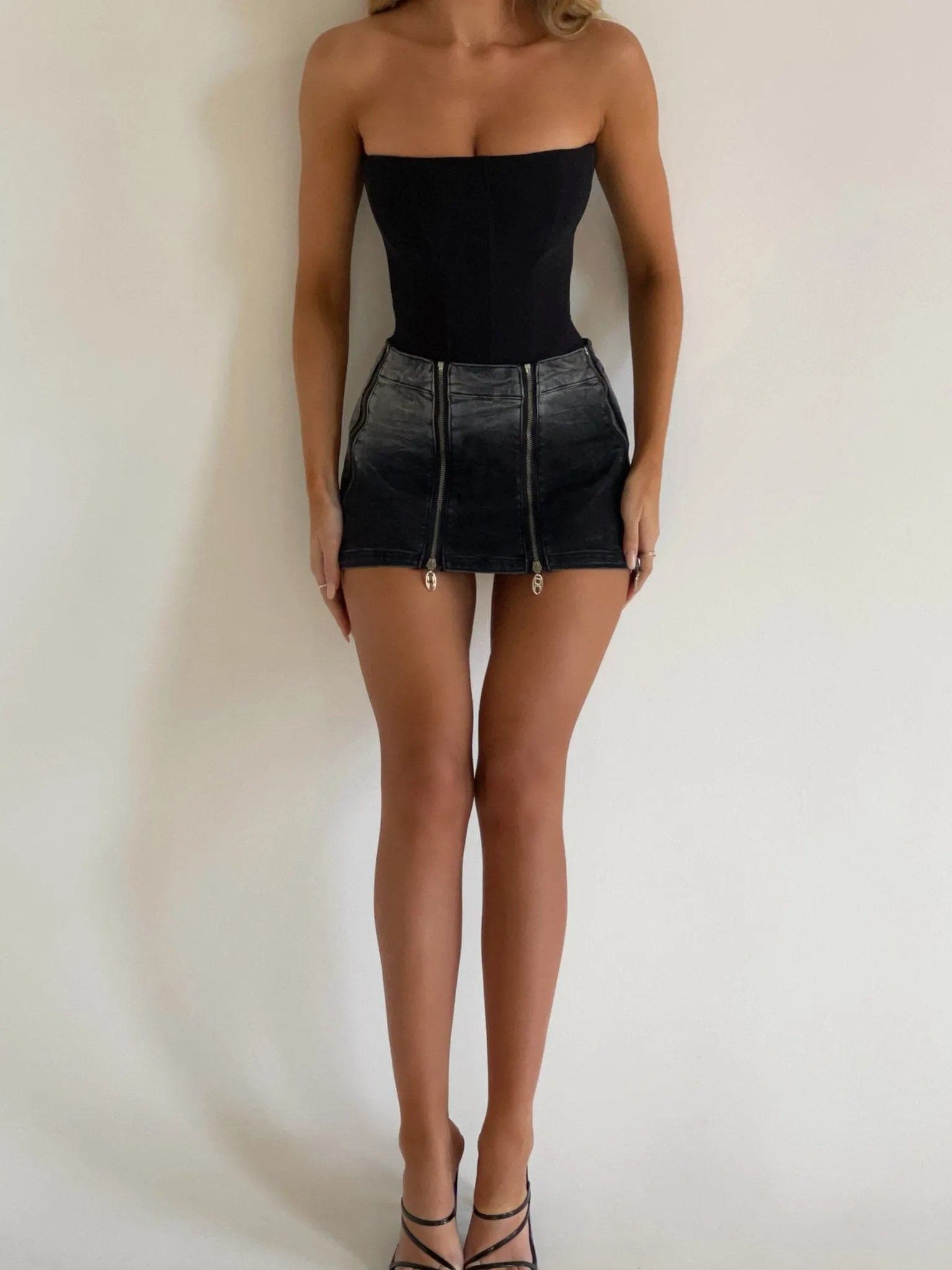 ELESTRIA MINI SKIRT BLACK