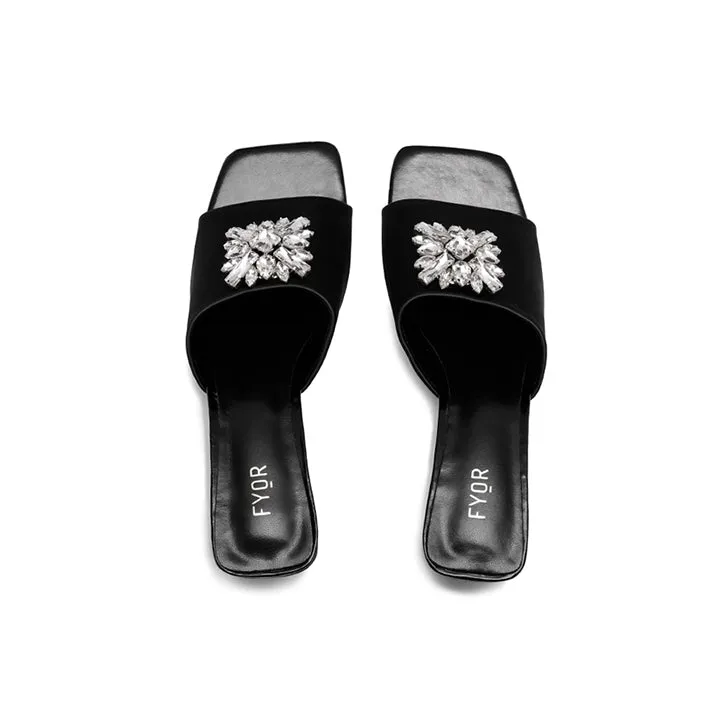 Gem Brooch Heeled Sandal BB 23