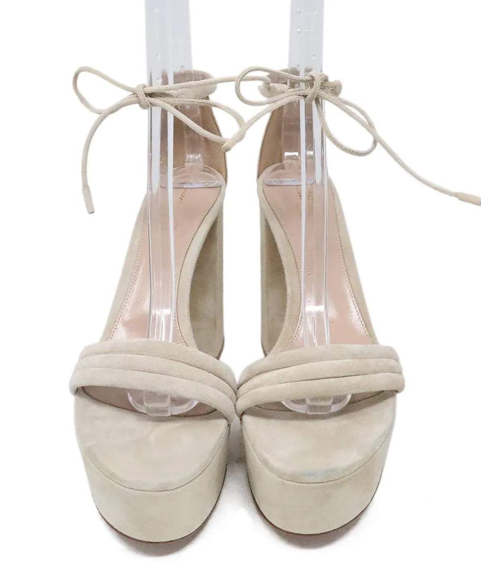 Gianvito Rossi Beige Suede Platforms sz 9