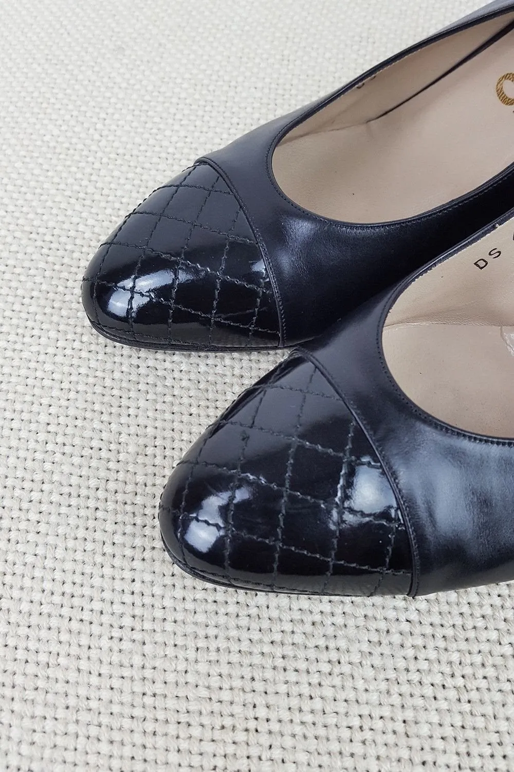 VINTAGE SALVATORE FERRAGAMO Black Sling Back Leather Pumps (5.5 C)